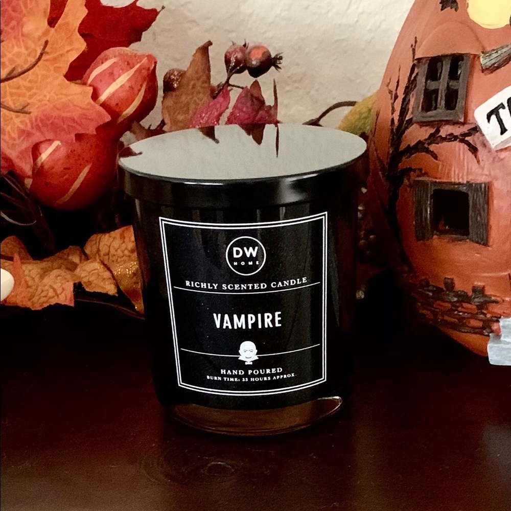 DW HOME Vampire Richly Scented Candle